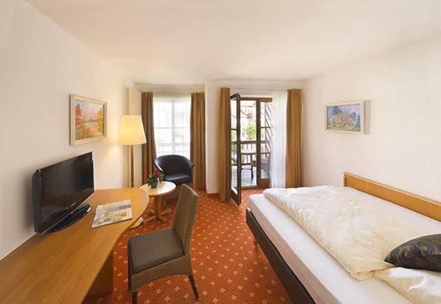 Hotel Garni Gaestehaus Am Muehlbach Ottobeuren Exterior photo